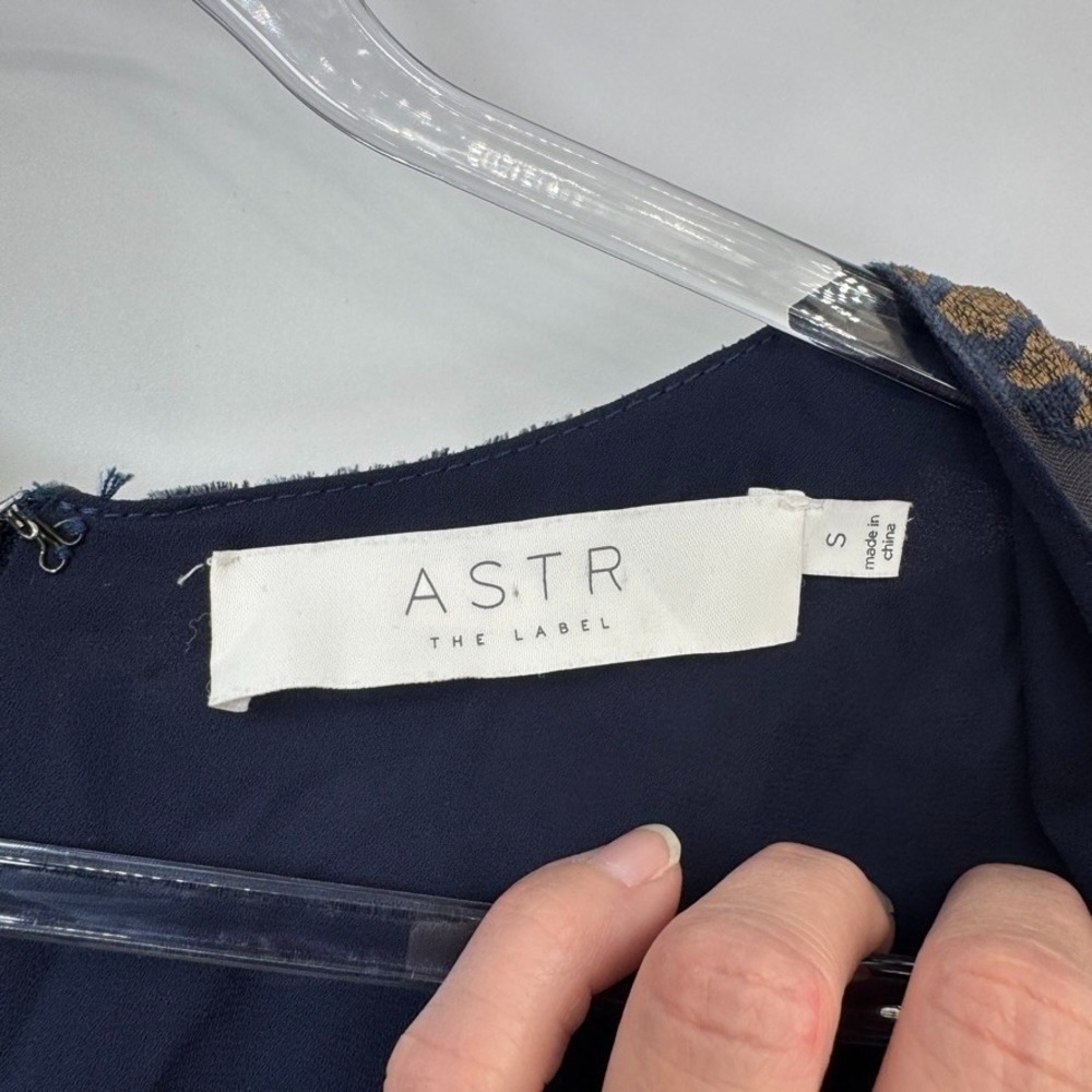 ASTR the Label Cold Shoulder Dress Womens Small Velvet Medallion Print Blue Gold - Picture 7 of 16